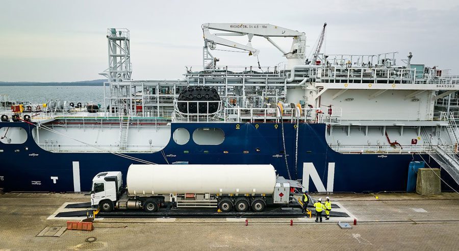 Avenir LNG in Germany´s First Direct LNG Unloading Operation From Ship-to-Truck by Shipping Telegraph