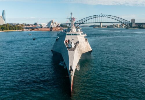 USS Canberra arrives in Sydney Harbour to be commissioned