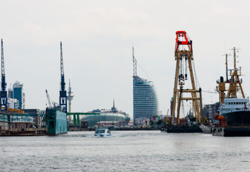 Car carrier knocked over a shipyard crane in Bremerhaven