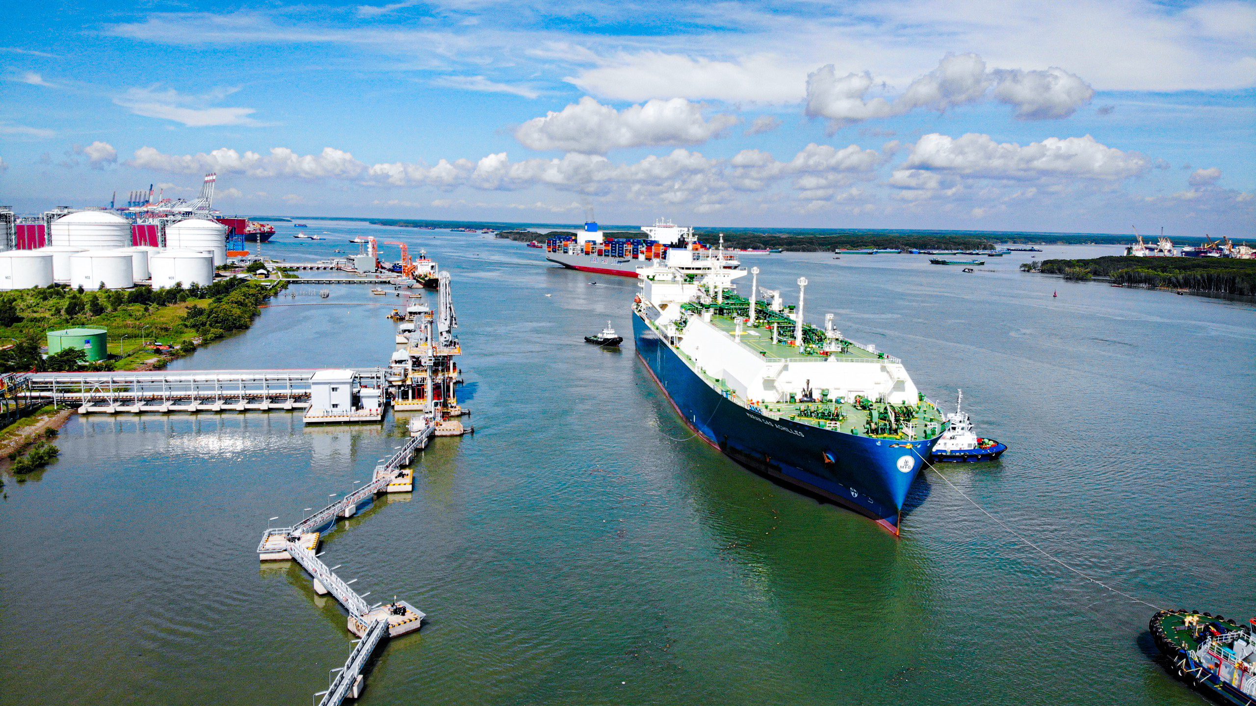 Angelicoussis Group Maran Gas ship delivers first LNG cargo for Vietnam