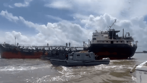 Nigeria Says Intercepts Vessel With Stolen Crude Oil, to Destroy It