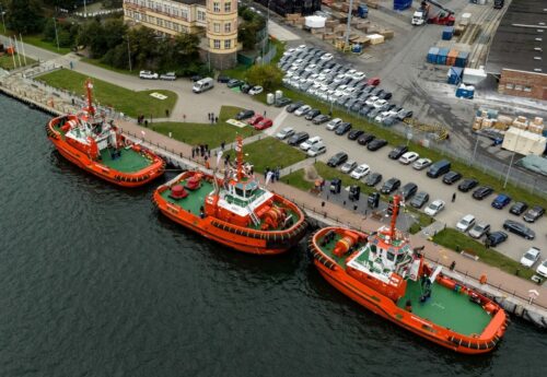 Damen new asd tugs to WUZ