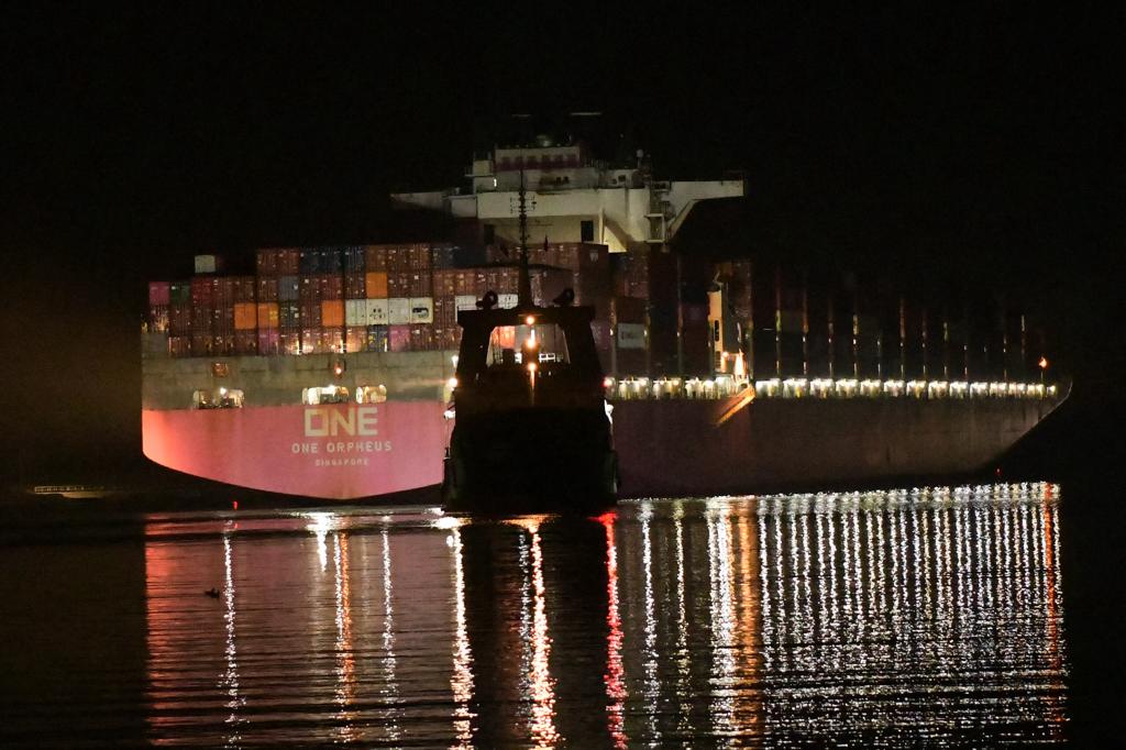 Boxship Breaks Down in Egypt's Suez Canal and Crashes Into A Bridge