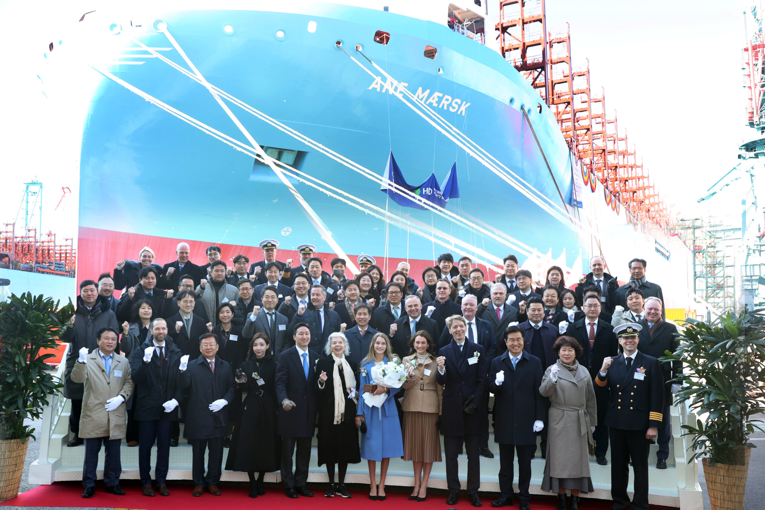Maersk Christens its First 16,000 TEU Methanol-Powered Boxship