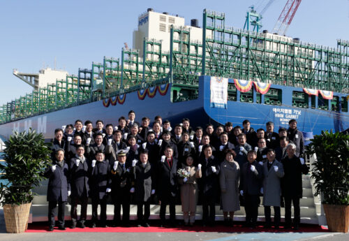 HMM takes delivery of “HMM Garnet”, first of 12 LNG-ready boxships