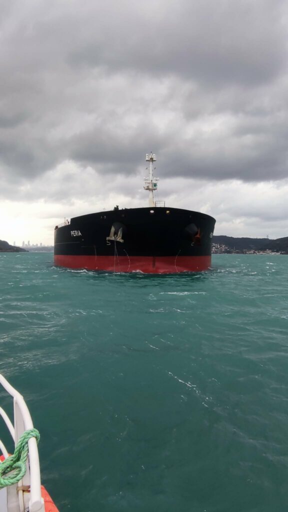 Tanker gets stuck in Bosphorus halting traffic in both directions