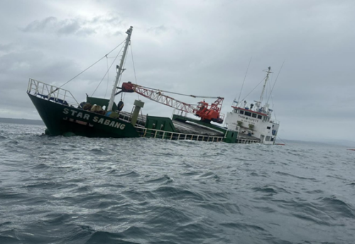 Thirteen crew rescued from tilted vessel off Bayangan Island