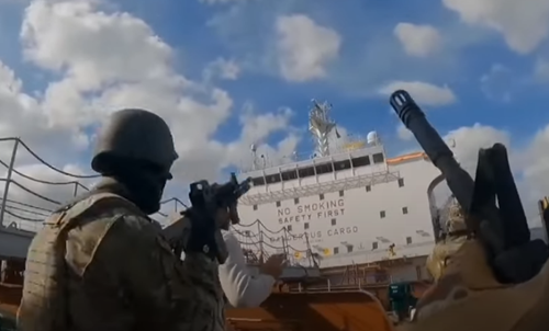Tanker master arrested for abduction, Greek one of the hostages (Video)