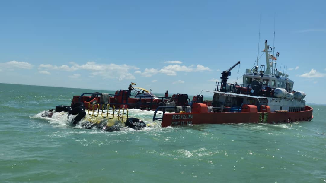 Eight crew members rescued after OSV capsized off Bintulu