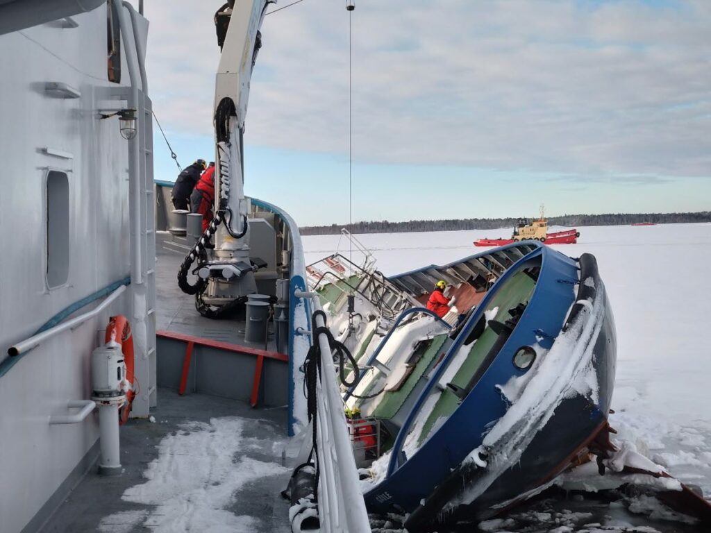 Week-long environmental rescue in ice completed south of Umeå