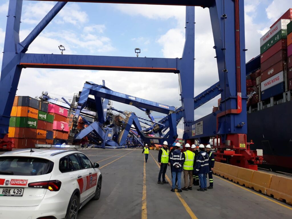 Containership encountered an incident at Turkish Port during docking