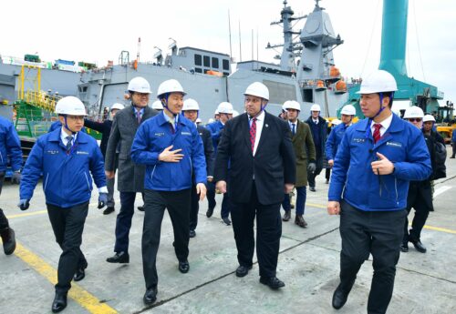 US Secretary of the Navy Invites Korea's Shipbuilders to invest in America