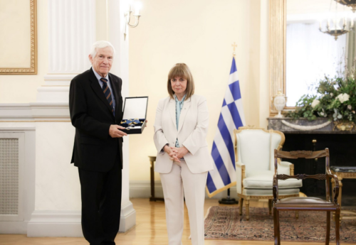 Greek President confers shipowner Laskaridis with Grant Gross honour