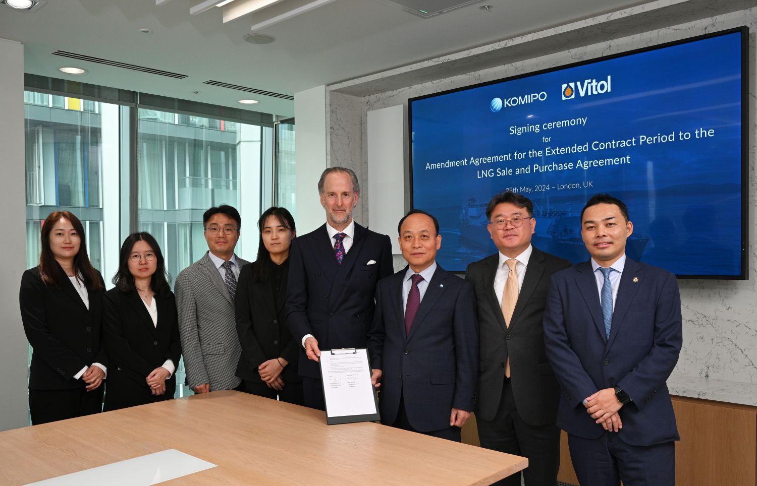 Vitol extends long-term LNG supply contract with KOMIPO
