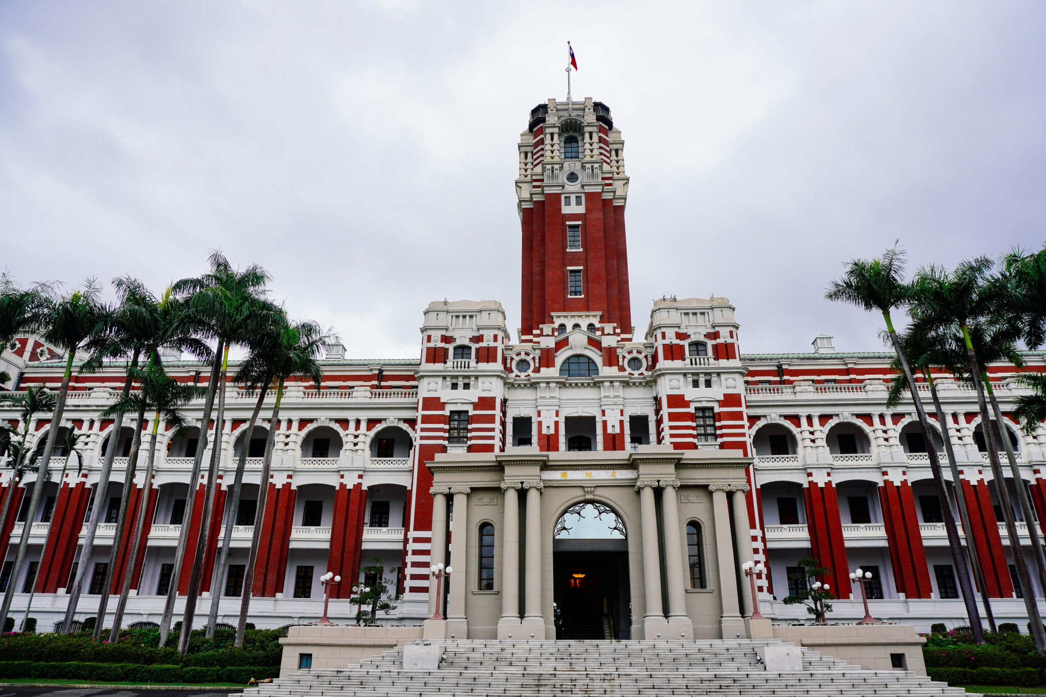 China Cracks Down Port Drugs and in race to build 'smart ports' Port