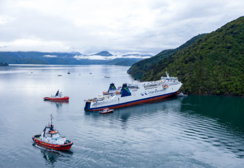 Interislander ferry Aratere refloated after grounding near Picton