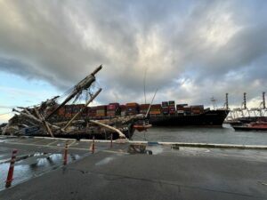 STS Leeuwin ship crushed by Maersk boxship in WA’s Fremantle Port