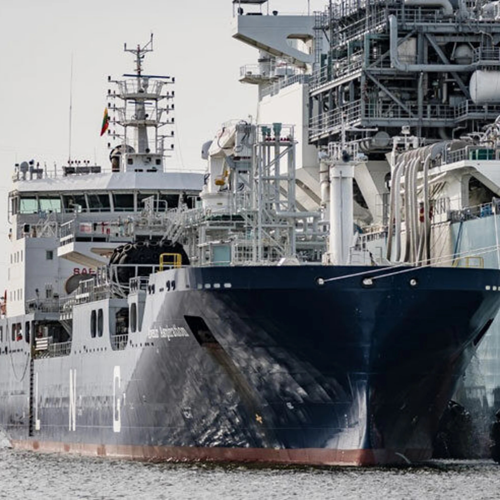 Avenir LNG fixes LNG bunker vessel to Eni in multi-year deal