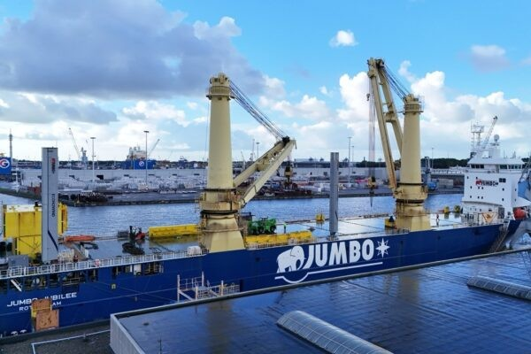 Jumbo installs wind assisted propulsion on Heavy Lift Vessel