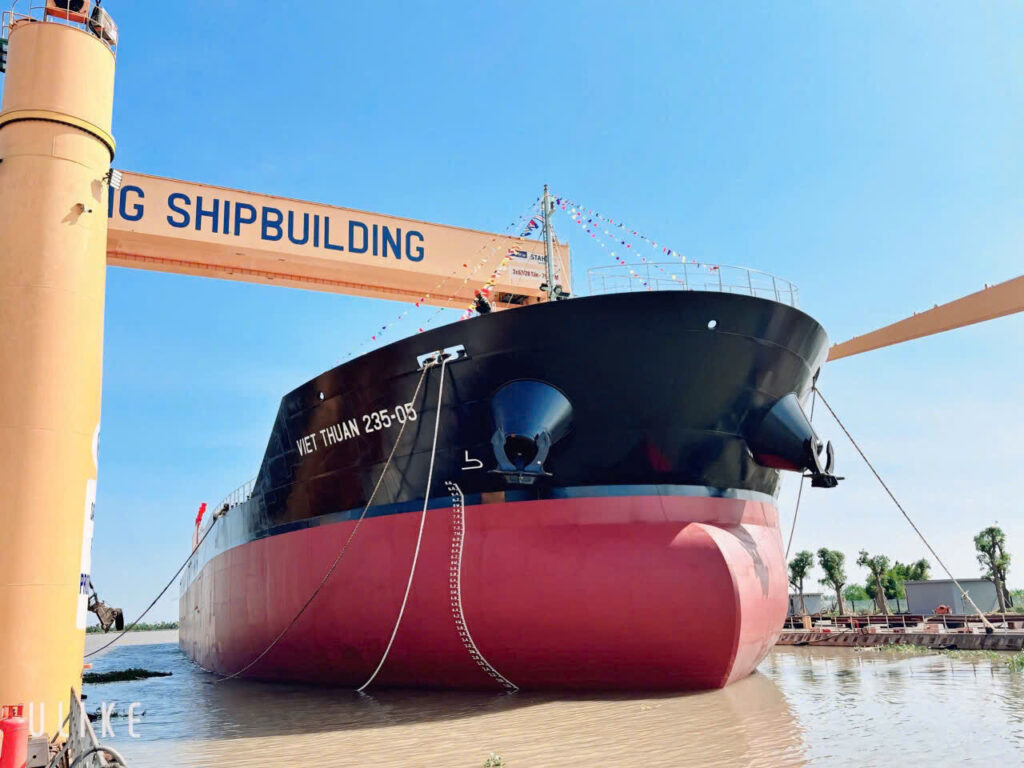 Pacific Shipbuilding JSC launches 23,100-dwt Viet Thuan