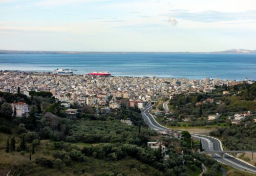 Στην Πάτρα προσέδεσε πλοίο με 133 επιβάτες, η βλάβη και ο απόπλους