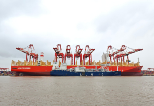 LNG bunkering of PIL’s first LNG dual-fuel 14,000 TEU boxship