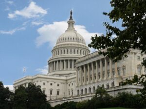 Bipartisan SHIPS for America Act introduced to boost commercial shipping