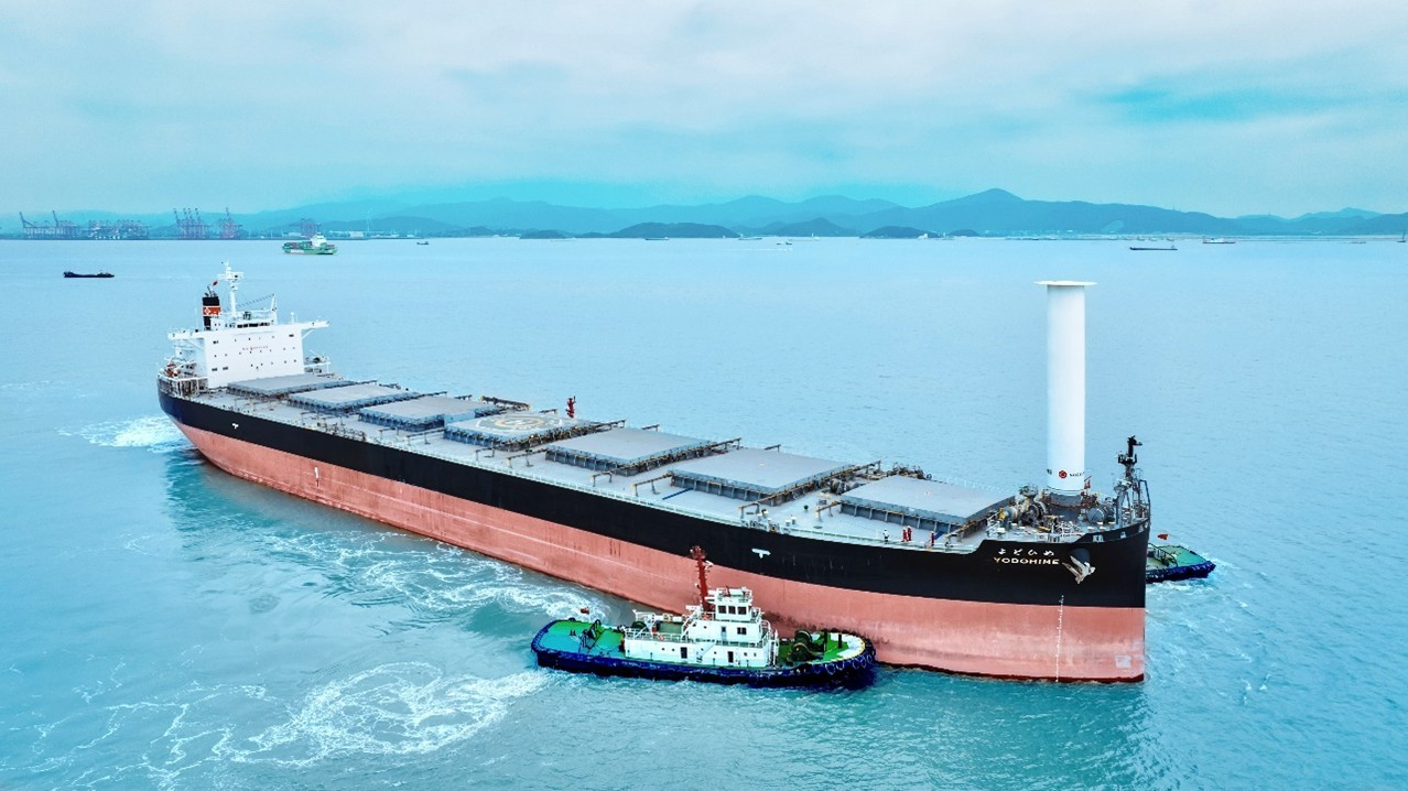 Norsepower completes installation of rotor sail onboard bulk carrier