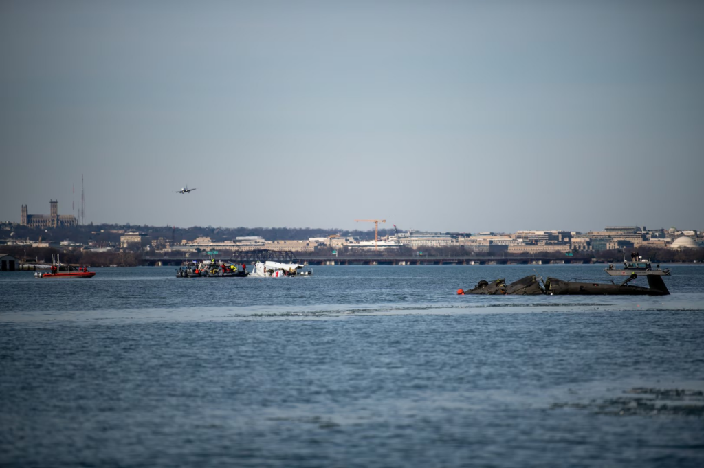 American Airlines jet and military helicopter crash, tragic USCG rescue