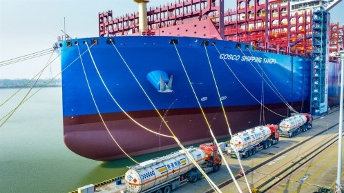 COSCO Shipping names China’s first large methanol dual-fuel boxship