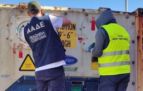 Greece seizes 54 kilos of cocaine worth €2.35m in bananas container