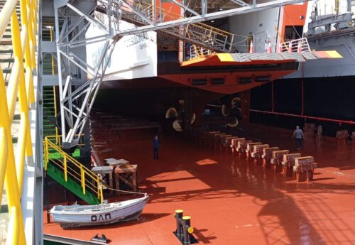 Piraeus port floating dock resumes operations after major upgrade