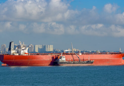 Bunkering of oil tanker