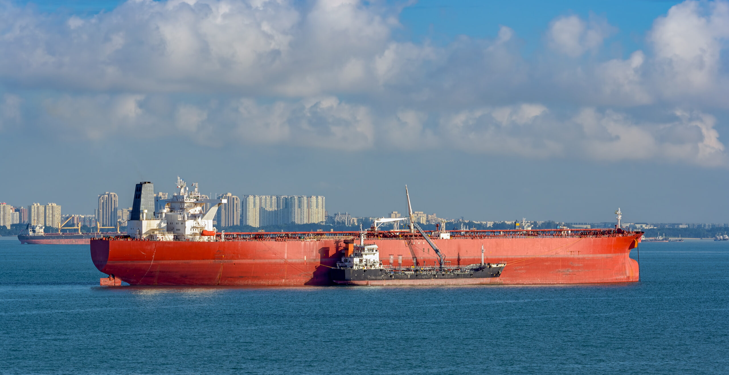 Bunkering of oil tanker
