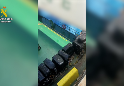 Spanish Civil Guard seizes 1,300 Kg cocaine onboard containership off Bay of Cadiz