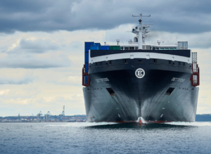 Eimskip container ship adrift after failure in main engine
