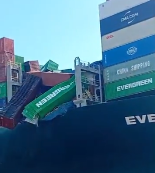 Stack collapse on Evergreen containership off Rio Grande
