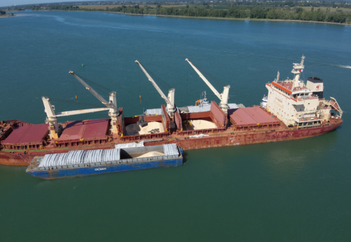Operation begins to free bulker after running aground in St. Lawrence River