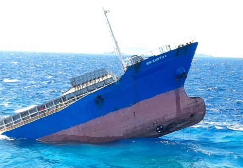 Greek cargo ship half-sunken in Crete - Decision made to remove it
