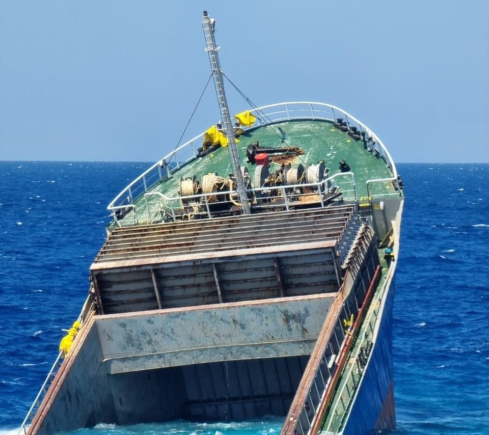 Greek cargo ship half-sunken in Crete - Decision made to remove it