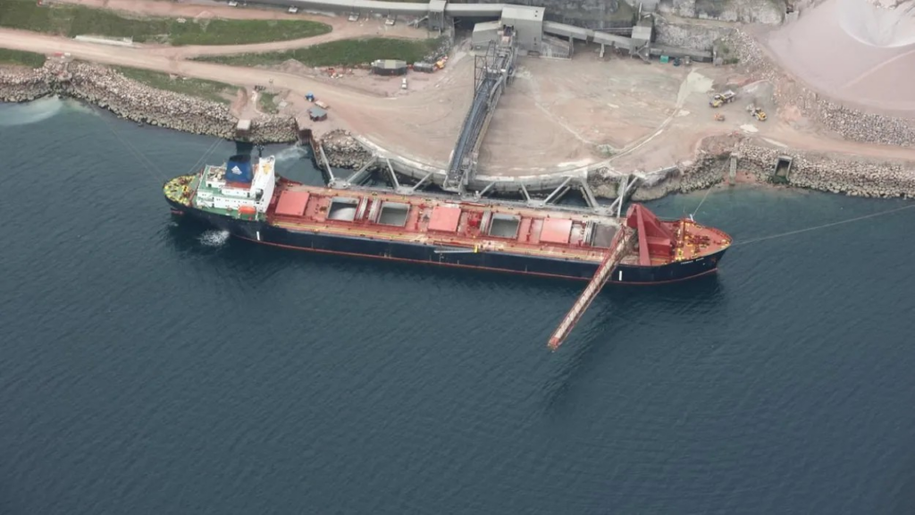 Holcim UK retires bulk carrier after 34 years in Glensanda fleet