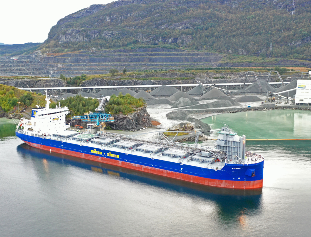 Hartmann, CSL, Mibau Stema order self-unloading pair in China