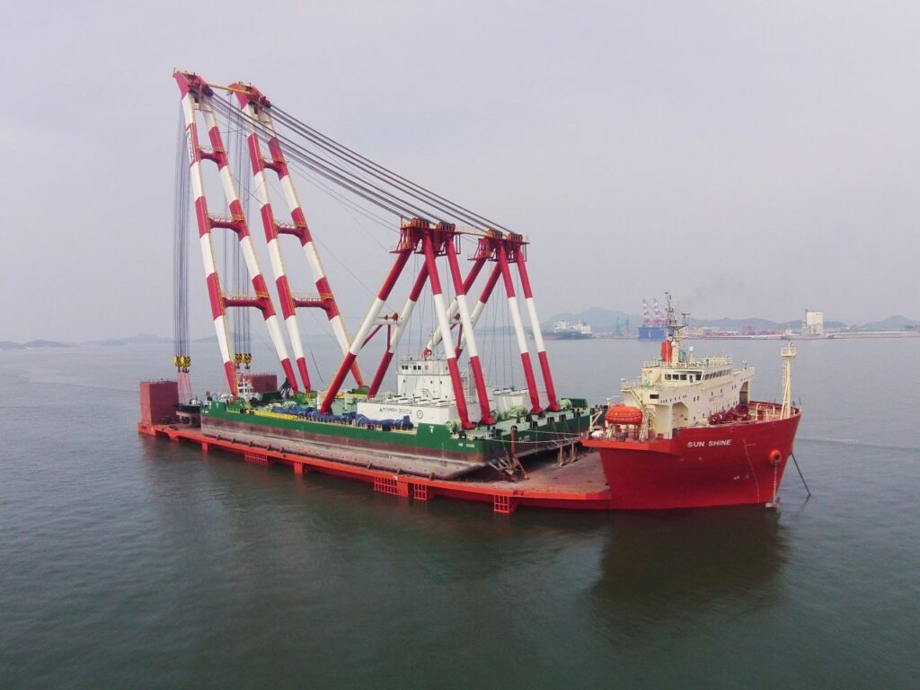 SAL Heavy Lift expands deck carrier fleet with two semi-submersible vessels