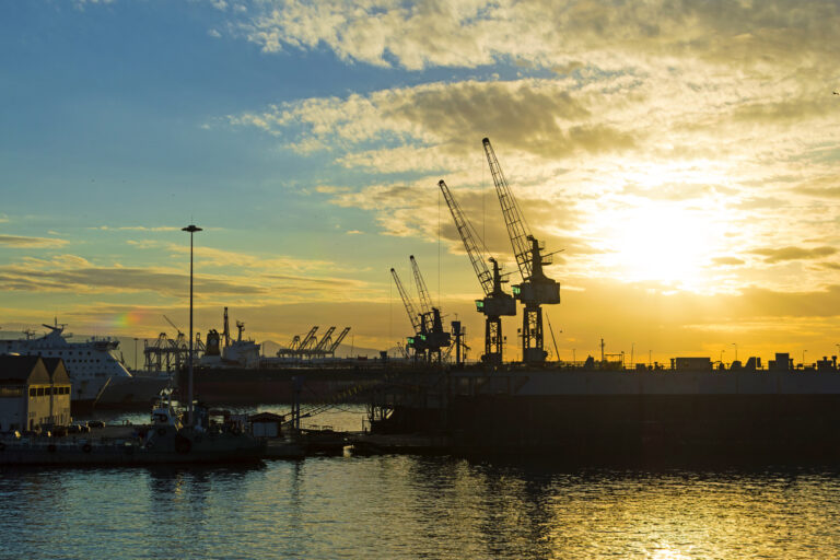 Πέραμα: Τραυματισμός 29χρονου εργαζομένου σε φορτηγό πλοίο