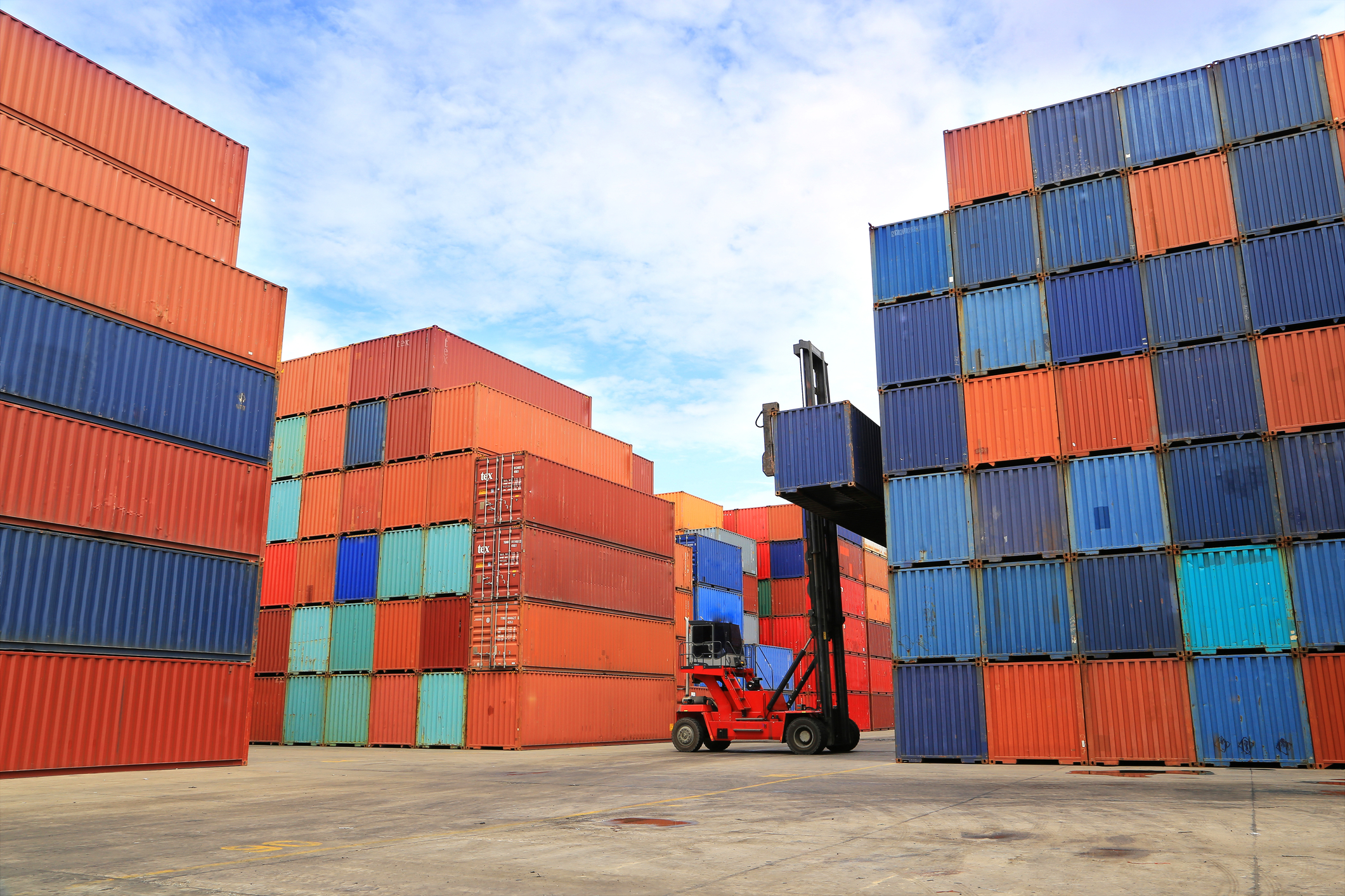 KKR launches $500m container leasing and financing platform