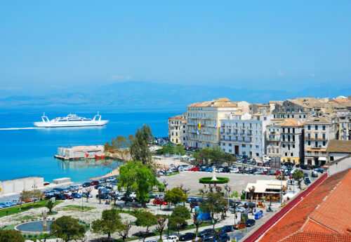 Βλάβη σε μηχανή επιβατηγού-οχηματαγωγού στην Κέρκυρα