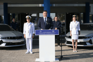 Κικίλιας στην παραλαβή 51 οχημάτων του Λ.Σ.–ΕΛ.ΑΚΤ.: «Επόμενο βήμα η προμήθεια μη επανδρωμένων σκαφών για ΑΟΖ και θαλάσσια πάρκα»