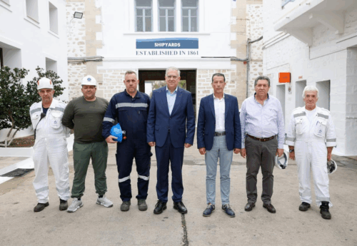 Greece promotes investments in shipbuilding and islands