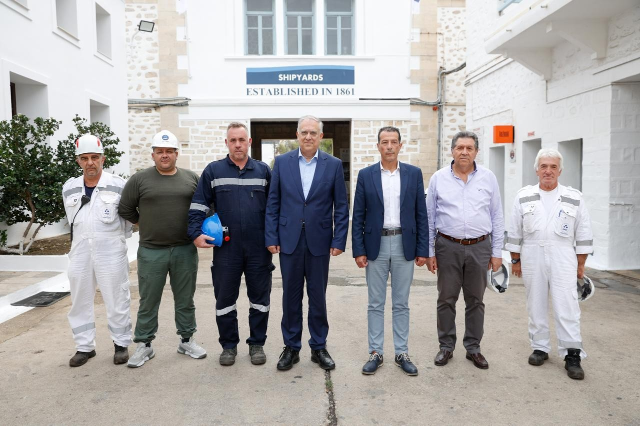 Greece promotes investments in shipbuilding and islands