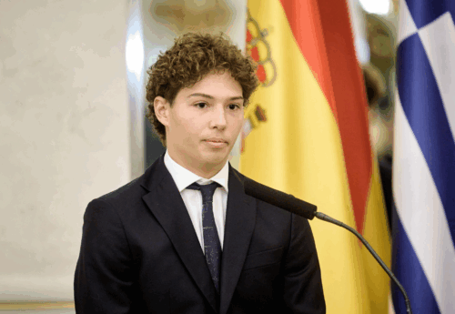 The President of Hungary awarded Greek surfer for heroic sea rescue